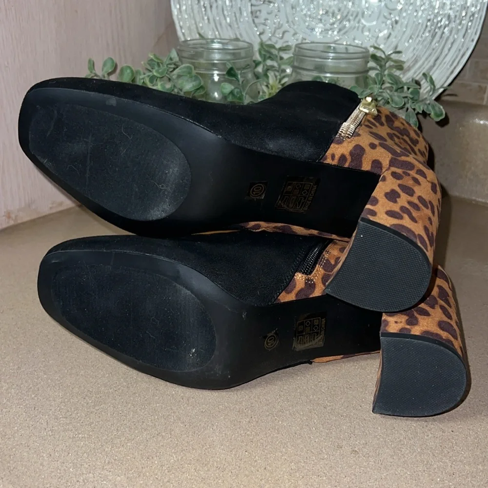 Journee Sarah Collection Black Animal Print Two Tone Ankle Boots NWOT - Picture 10 of 13